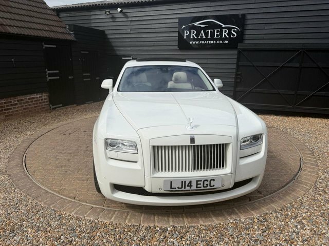 Rolls-Royce Ghost V12 Saloon White #4