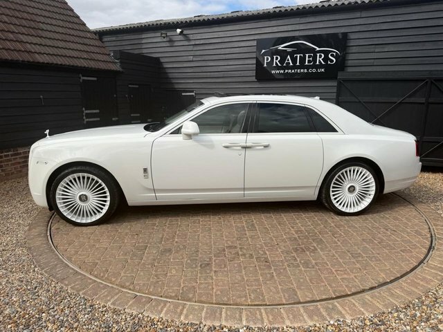 Rolls-Royce Ghost V12 Saloon White #6