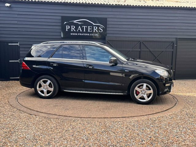 Mercedes-Benz M Class 2.1 Ml250 Bluetec Sport Suv G-tronic 4W Black #4