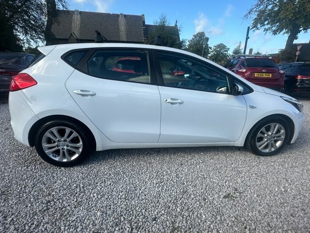 Kia Ceed Vr7 White #6