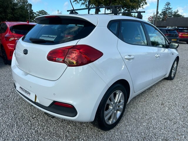 Kia Ceed Vr7 White #3