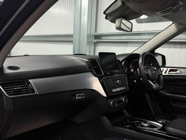 Mercedes-Benz GLE Class 3.0 Gle 350 D Red #16