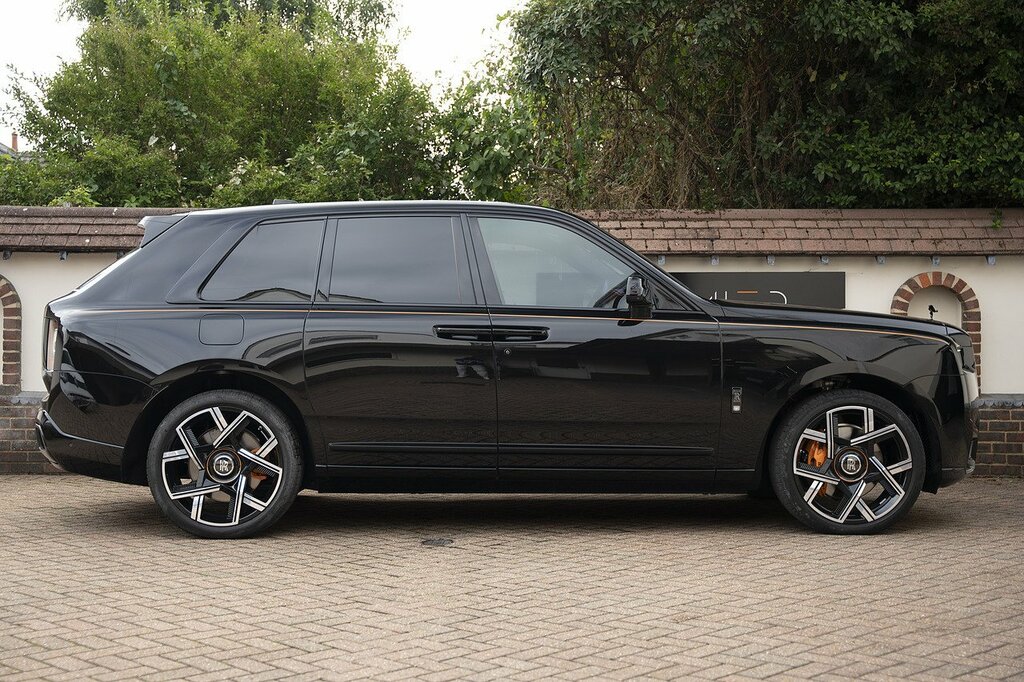 Rolls-Royce Cullinan V12 Black Badge Black #3