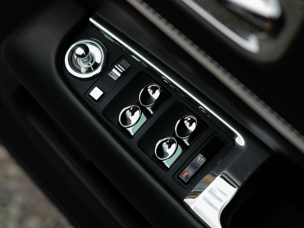 Rolls-Royce Wraith 6.6 V12 Coupe Euro 6 591 Bhp BV19JDU Blue #69