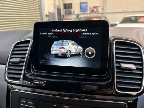 Mercedes-Benz GLE Class 3.0 Gle 350 D White #41