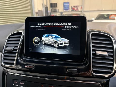 Mercedes-Benz GLE Class 3.0 Gle 350 D White #39