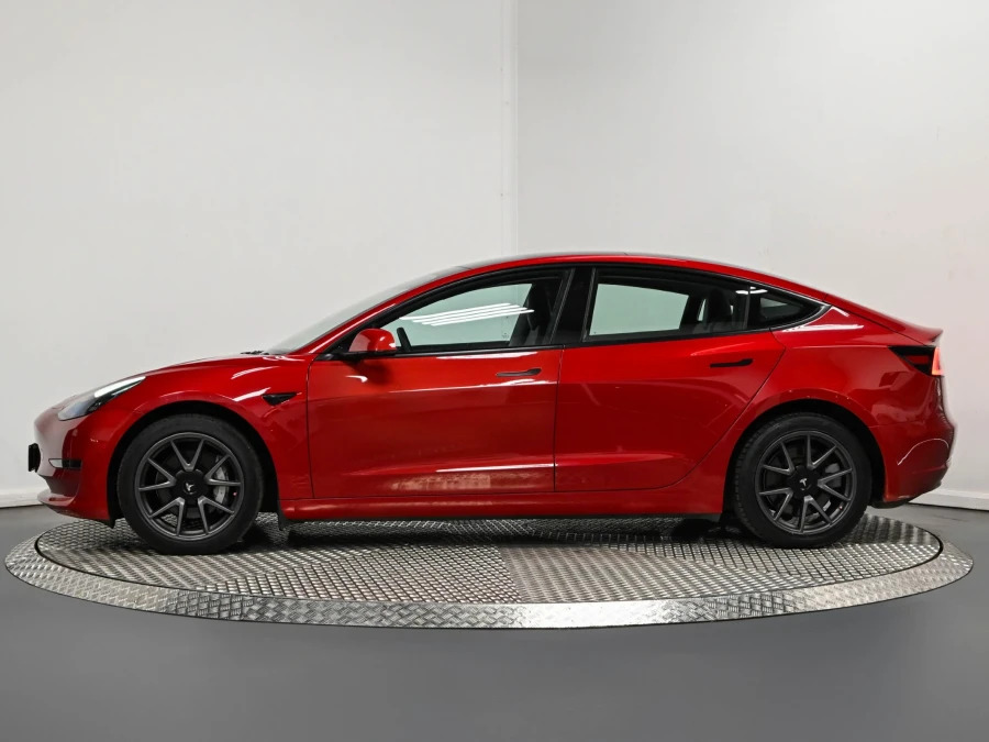 Tesla Model 3 Dual Motor Long Range Saloon 4 Red #4