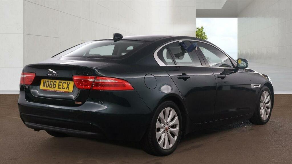 Jaguar XE Prestige Green #4