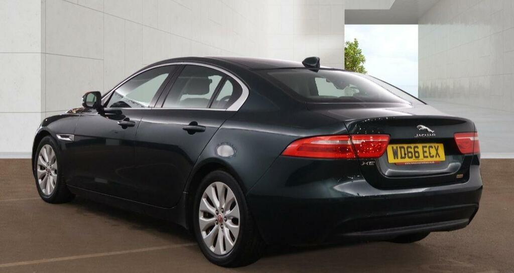 Jaguar XE Prestige Green #3