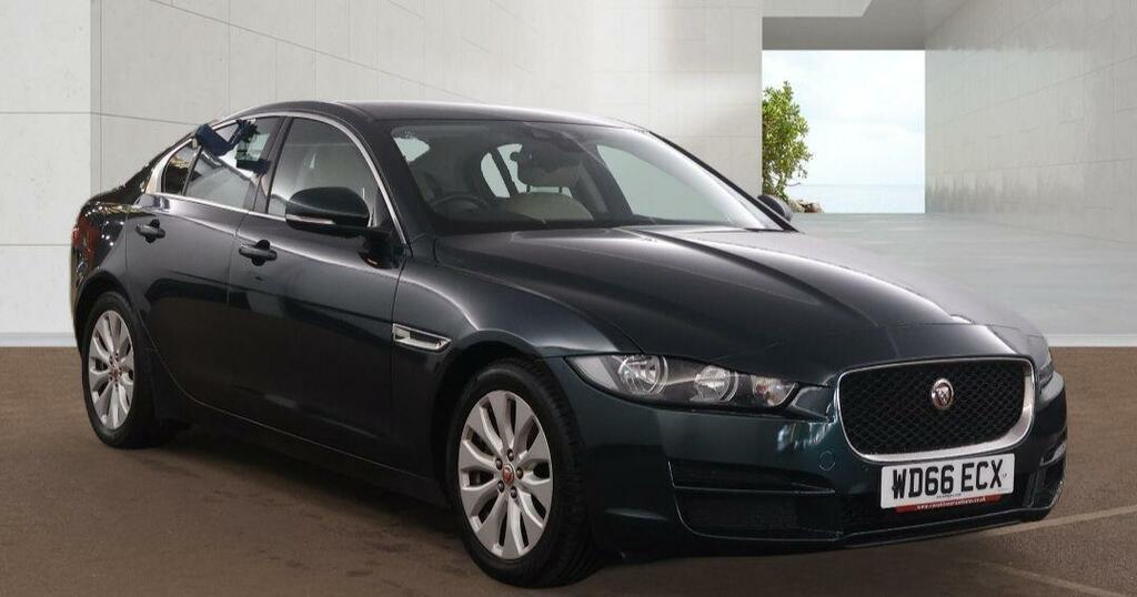 Jaguar XE Prestige Green