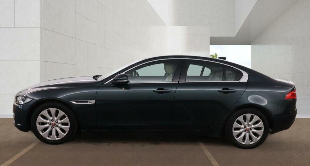 Jaguar XE Prestige Green #6