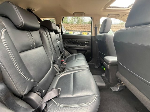 Mitsubishi Outlander 2.0H 12Kwh Gx4hs Cvt 4Wd Euro 6 Ss Black #4