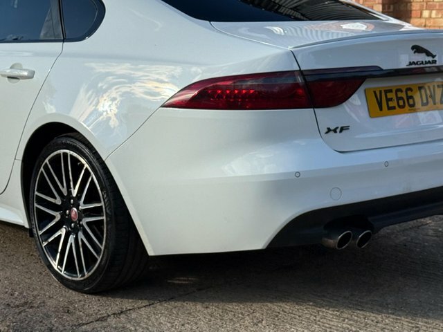 Jaguar XF 2.0 Portfolio 177 Blue #20