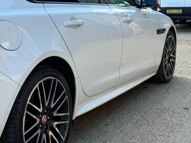Jaguar XF 2.0 Portfolio 177 Blue #24