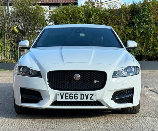 Jaguar XF 2.0D R-sport Euro 6 Ss White #2