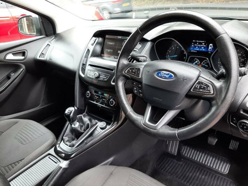 Ford Focus 1.0 Ecoboost 125Ps Titanium  #4