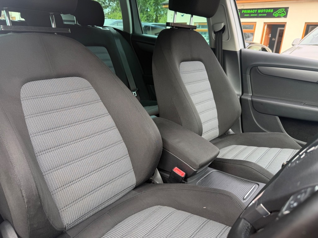 Volkswagen Passat Highline Tdi Bluemotion Technology 5-Door Grey #21