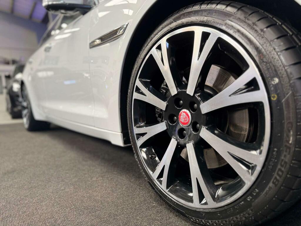 Jaguar XJ 3.0D V6 Lwb Black #25