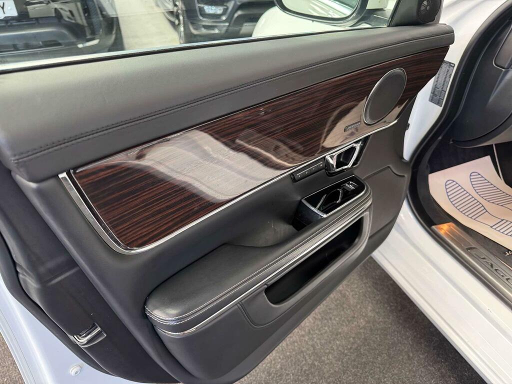 Jaguar XJ 3.0D V6 Lwb Black #36