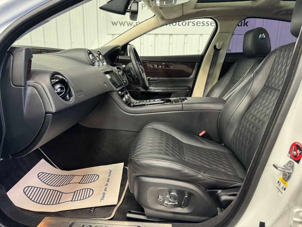 Jaguar XJ 3.0D V6 Lwb Black #33