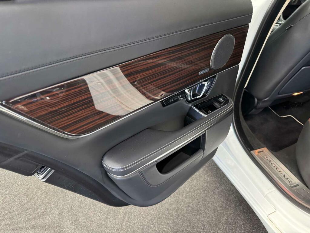 Jaguar XJ 3.0D V6 Lwb Black #43