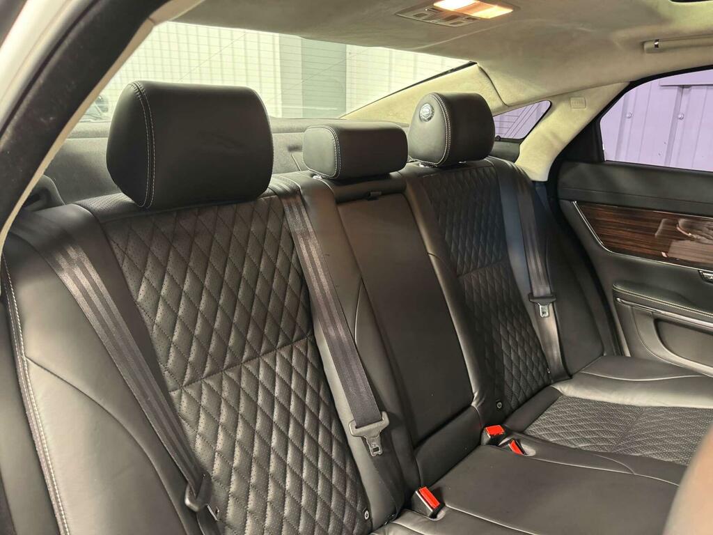 Jaguar XJ 3.0D V6 Lwb Black #44