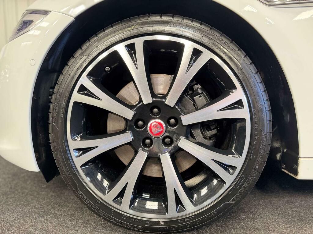 Jaguar XJ 3.0D V6 Lwb Black #30
