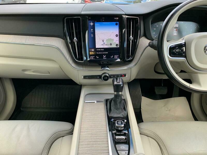 Volvo XC60 D4 Momentum Awd Blue #54