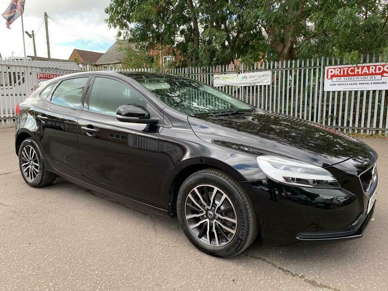 Volvo V40 2.0 T3 Momentum Nav Black #5