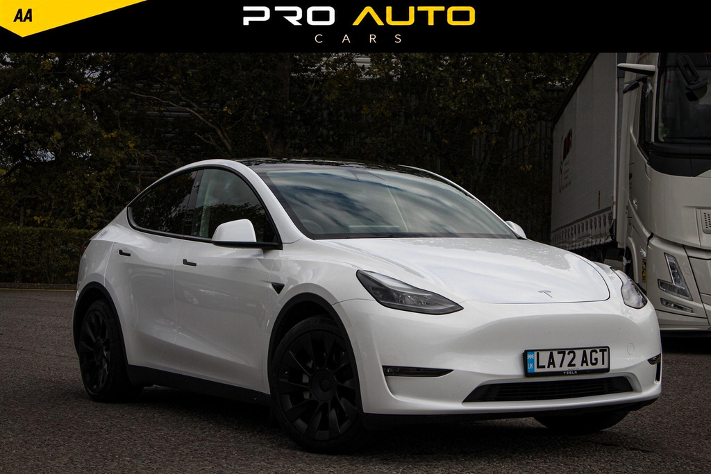 Tesla Model Y Dual Motor Long Range 4Wde White