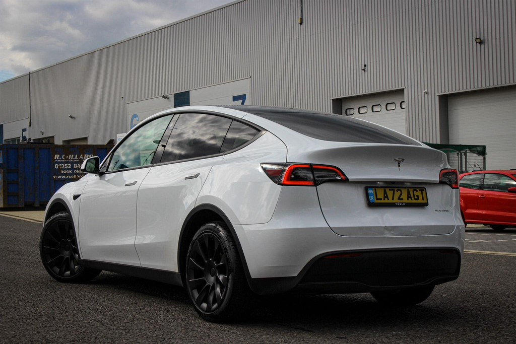 Tesla Model Y Dual Motor Long Range 4Wde LA72AGT White #3