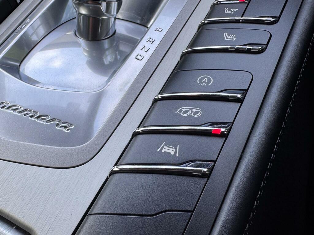 Porsche Panamera 3.0 300 V6 Red #30