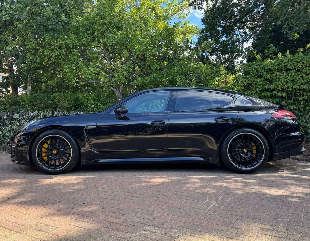 Porsche Panamera 3.0 300 V6 Red #10