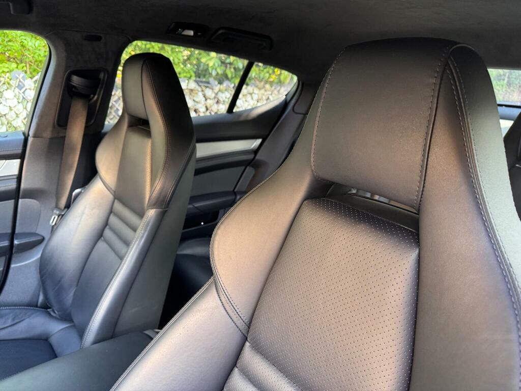 Porsche Panamera 3.0 300 V6 Red #51