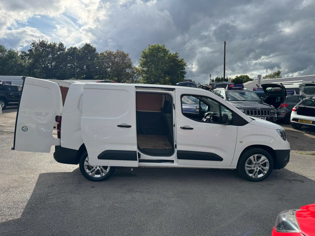 Vauxhall Combo 2300 1.5 Turbo D 100Ps H1 Sportive Van White #13