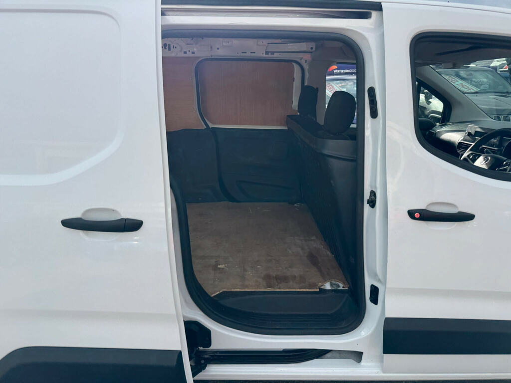 Vauxhall Combo 2300 1.5 Turbo D 100Ps H1 Sportive Van White #14