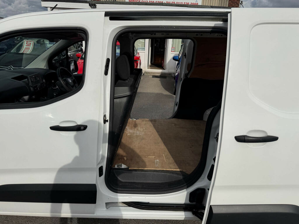 Vauxhall Combo 2300 1.5 Turbo D 100Ps H1 Sportive Van White #24