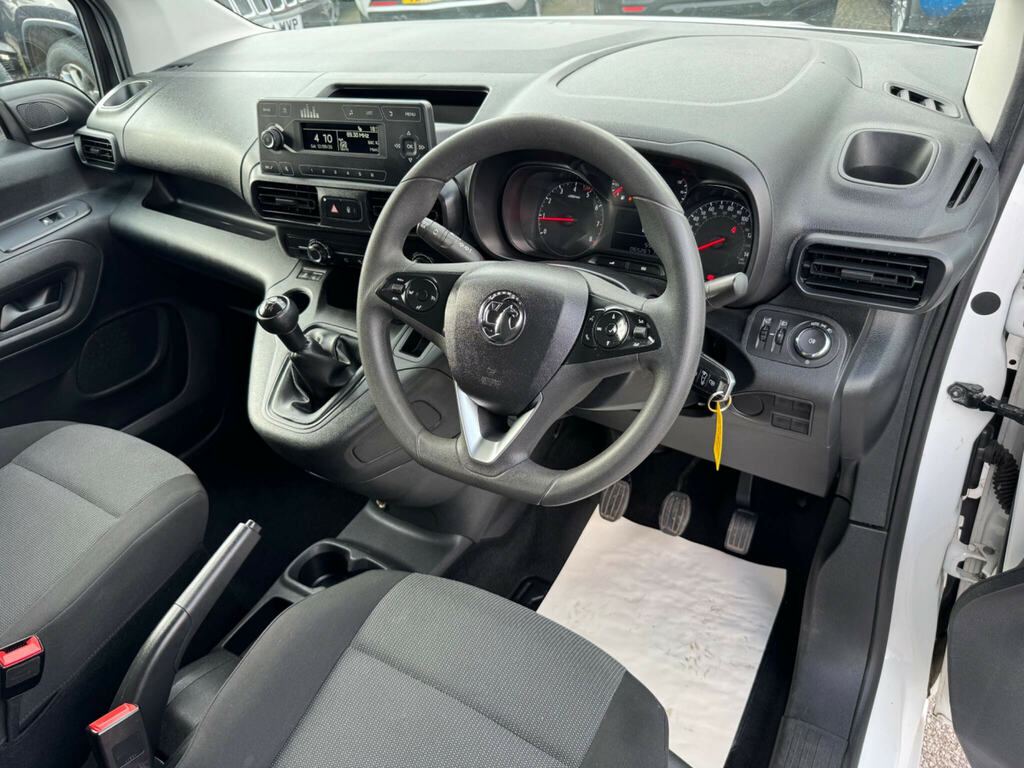 Vauxhall Combo 2300 1.5 Turbo D 100Ps H1 Sportive Van White #8