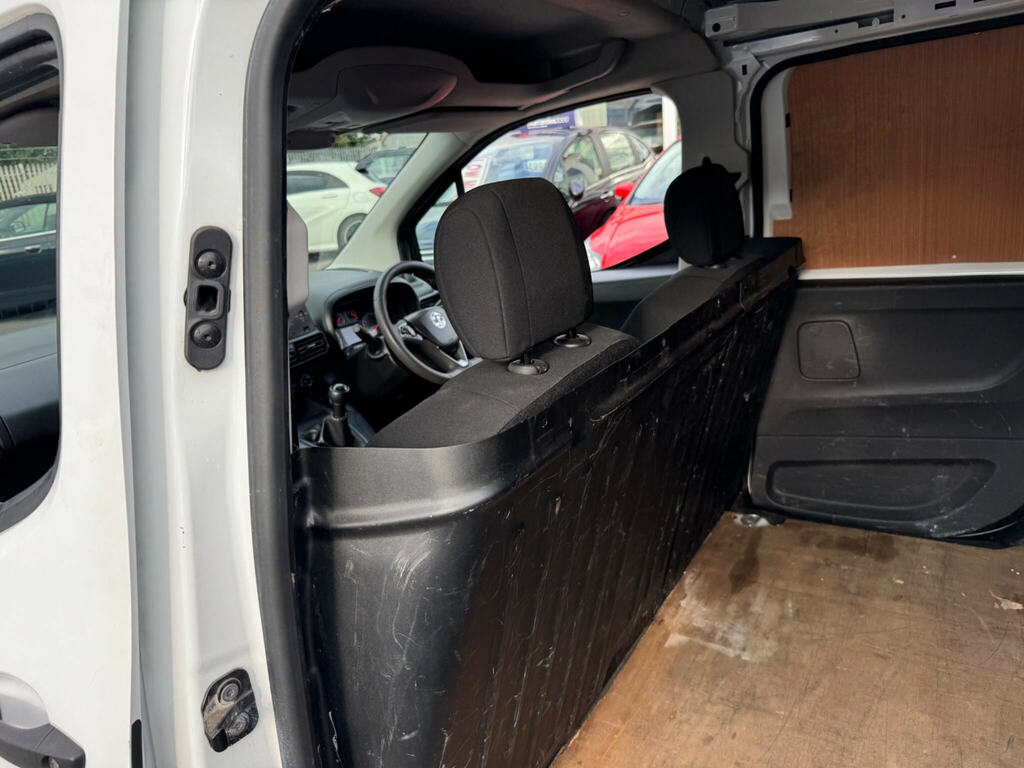 Vauxhall Combo 2300 1.5 Turbo D 100Ps H1 Sportive Van White #26