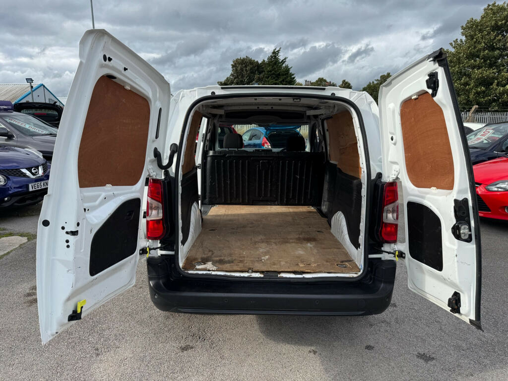 Vauxhall Combo 2300 1.5 Turbo D 100Ps H1 Sportive Van White #32