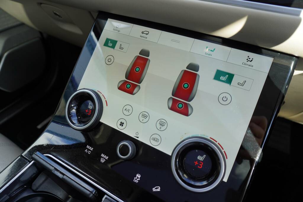 Land Rover Range Rover Velar 2.0L R-dynamic Sesliding Panoramic Sunroof Grey #8