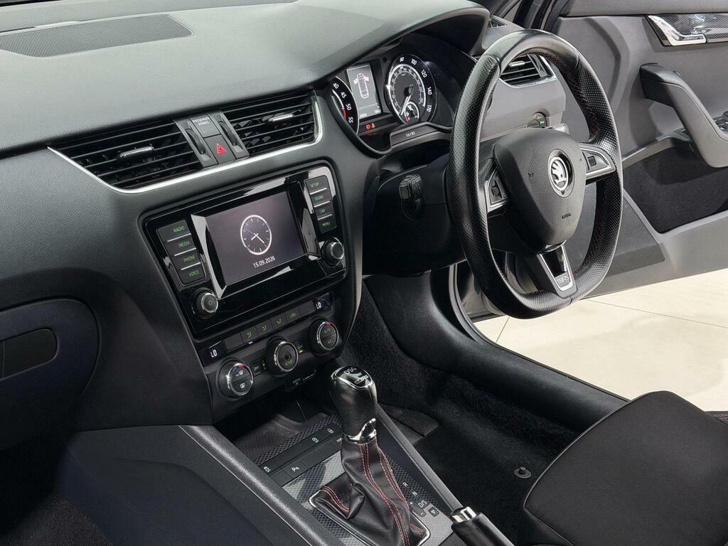 Skoda Octavia 2.0 Tdi Vrs Dsg Euro 5 S S Black #3