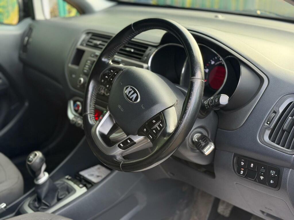 Kia RIO 1.4 Crdi Ecodynamics 3 Euro 5 Ss Black #3