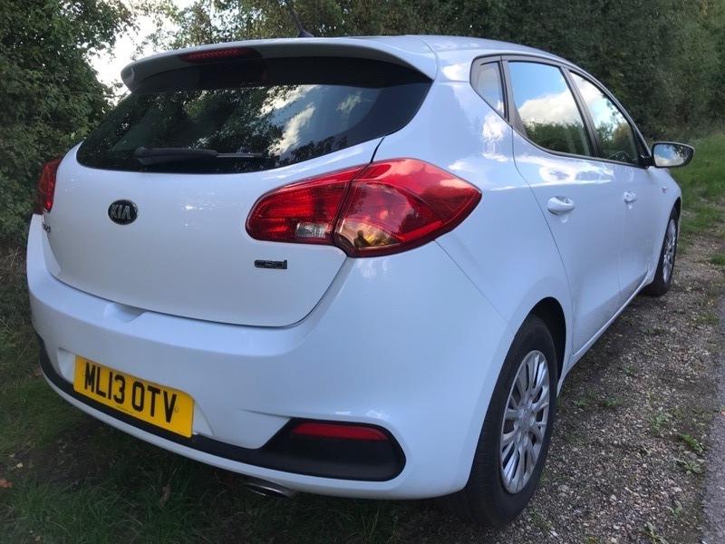Kia Ceed Crdi 1 White #3