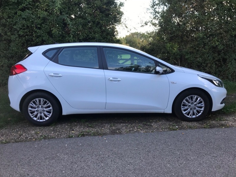 Kia Ceed Crdi 1 White #2