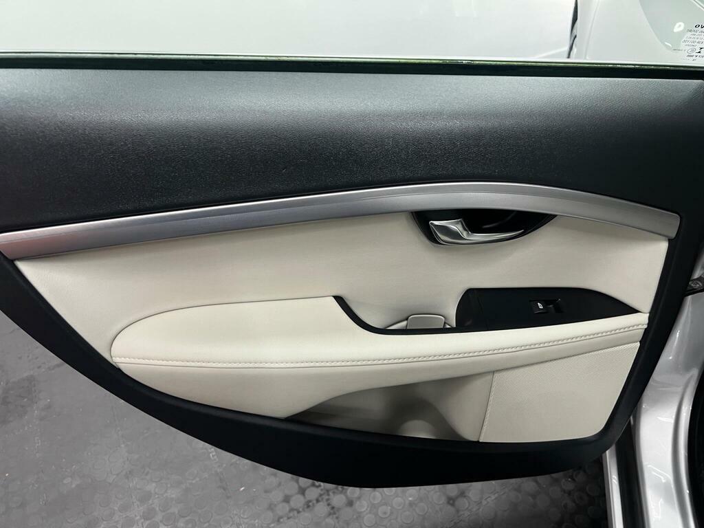 Volvo V70 D5 215 Business Edition  #30
