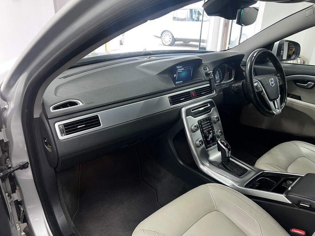 Volvo V70 D5 215 Business Edition  #11