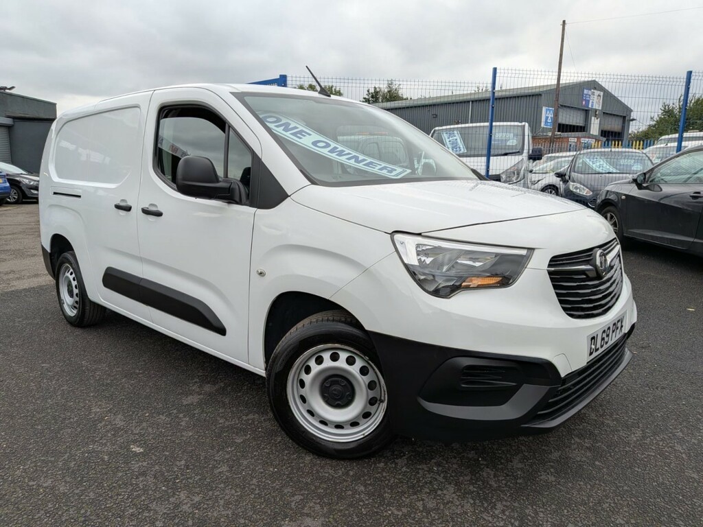 Vauxhall Combo 1.5 Turbo D 2300 Edition White