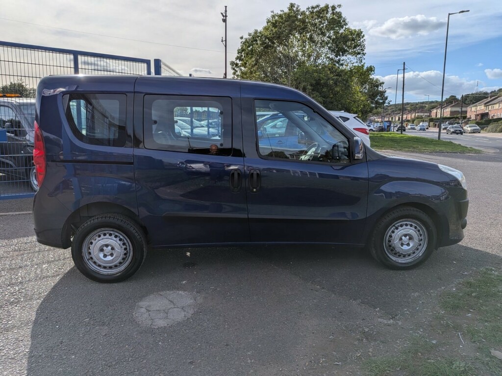 Fiat Doblo Estate 1.6 Multijet 16V Active 2013 Blue #5