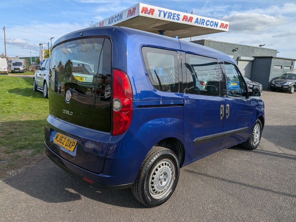 Fiat Doblo Estate 1.6 Multijet 16V Active 2013 Blue #4